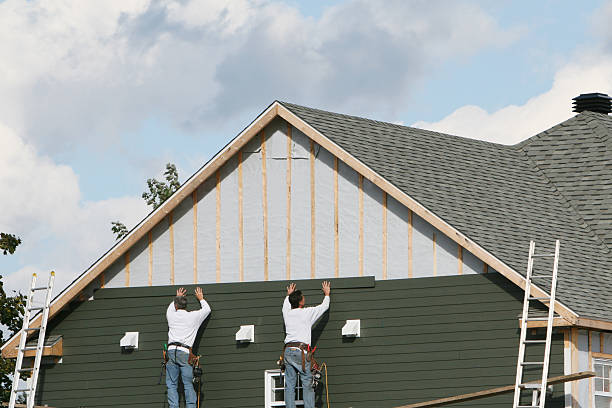 Professional Siding Installation technician working in Washingtonville, NY